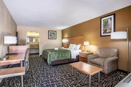 Quality Inn Bowling Green South - 45