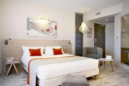 Kyriad Prestige Vannes Centre – Palais Des Arts - 55