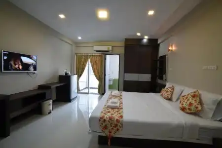 Gold Airport Suites - 35