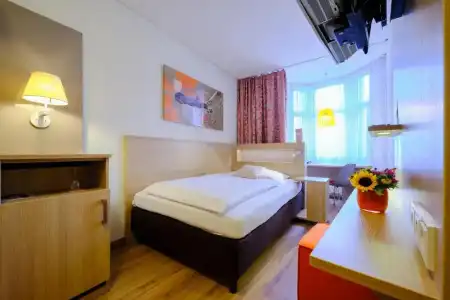 Victoria - 62
