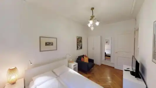 Unique Serviced Living at Airport Line - 50