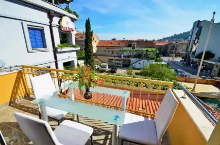 Villa Velzon Guesthouse - 45