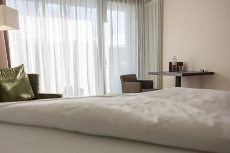 SUYTES Business Studios - 106