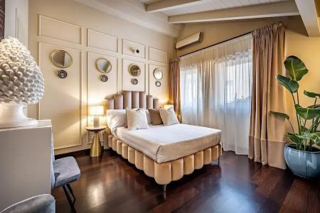 Ungherese Small Luxury - 173