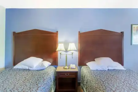 Red Roof Inn Baltimore - 6