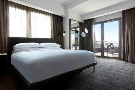 New York Marriott at the Brooklyn Bridge - 2