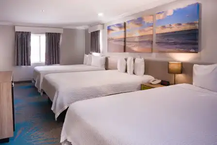 Days Inn by Wyndham Santa Monica - 1