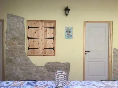 Zouglas App Guesthouse - 1