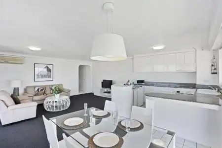 De Ville Apartments - 184