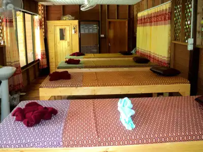 Khao Sok Island Resort and Spa - 8