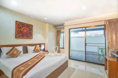 Lucky Patong - 33