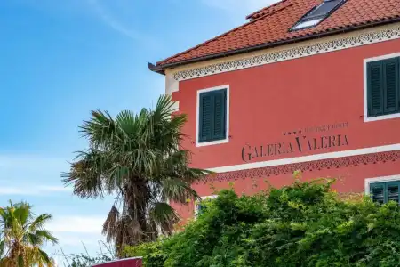 Galeria Valeria Seaside Downtown - Mag Quaint & Elegant Boutiques - 48