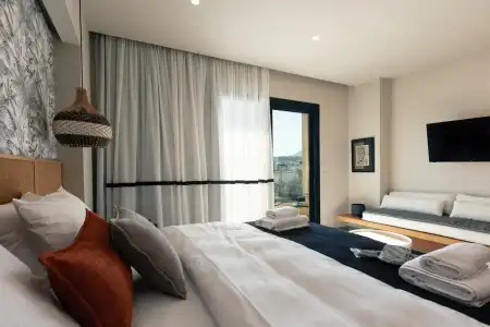 Chapter 02 Gallery Suites - 55