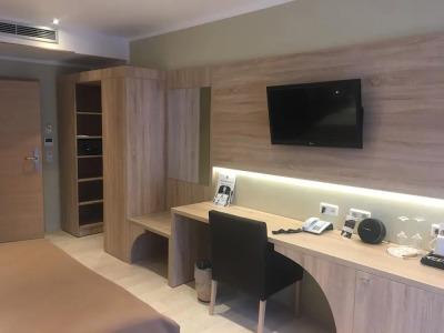 Hotel-Restaurant Barbarossahof - 83