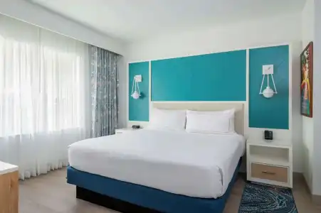 DoubleTree Suites by Hilton Naples - 180