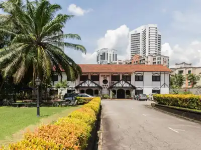 Sloane Court - 17