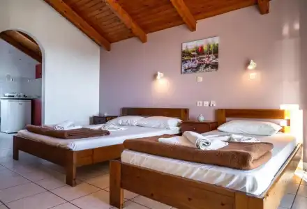 2-bed Apartment With Pool - 19
