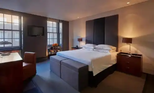 Grosvenor House Suites - 66