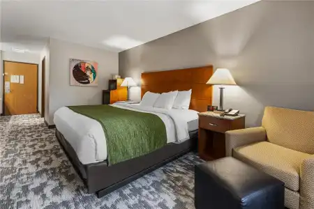 Best Western Ambassador Inn & Suites - 46
