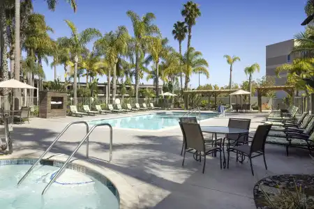DoubleTree by Hilton San Diego Bayside - 40