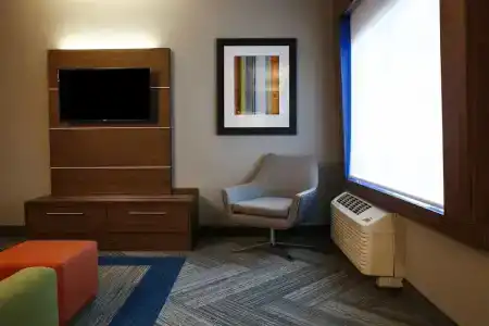 Holiday Inn Express & Suites Louisville Downtown by IHG - 72