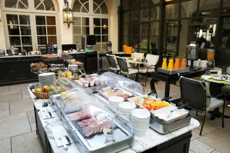 & Spa Le Grand Monarque, Best Western Premier Collection - 10