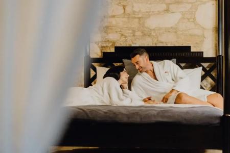 Oinou Strata - Adults Only - 77