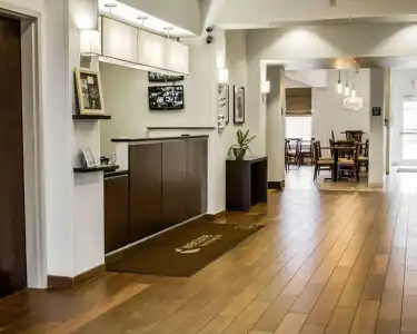 Express Inn & Suites - 10