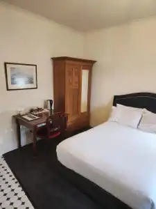 The Macquarie - 81