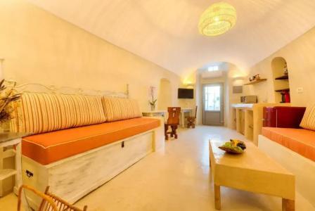 Pasithea Luxury Suites - 14