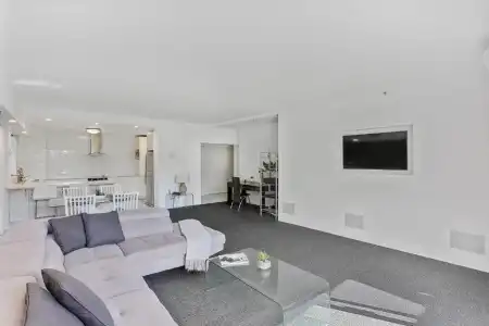 De Ville Apartments - 95