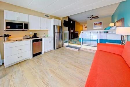 Commander & Suites - 84