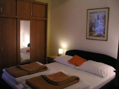 ApartPecic - 2
