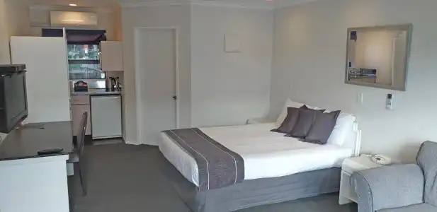 Shadzz Motel - 2
