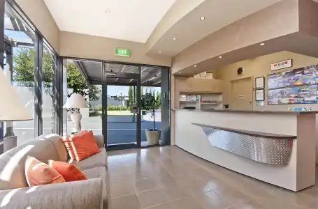 Comfort Inn On Raglan - 1
