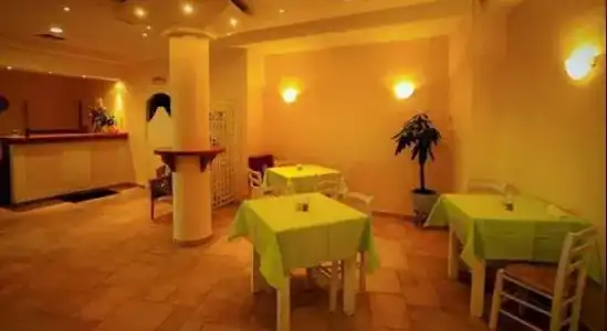 Toni's Guesthouse - 17