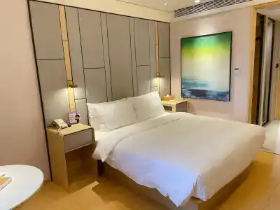 JI Shanghai Hongqiao National Exhibition and Convention Centre Huaxiang Road - 1