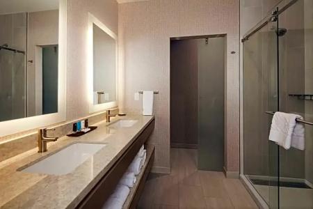 H Los Angeles, Curio Collection by Hilton - 73