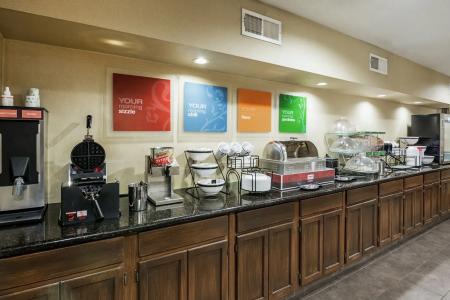 Red Roof Inn & Suites Little Rock - 18