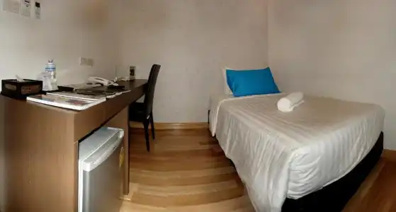 Nantra Silom - 24