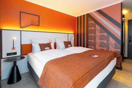 Holiday Inn - the niu, BLADE SOLINGEN by IHG - 16