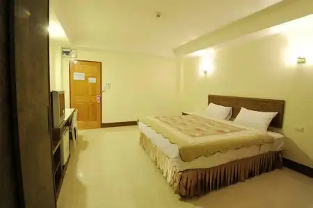 Trat Center - 6