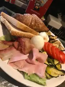 Edward Rooms & Wellness - 10