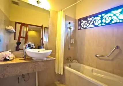 Phuwanalee Resort - 8