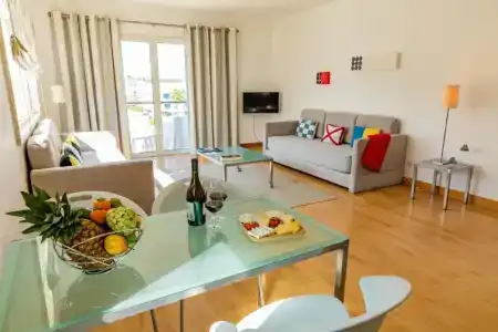Marina Club I - 220