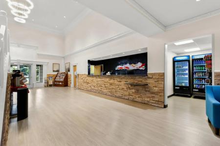 Clarion Suites Anchorage Downtown - 1