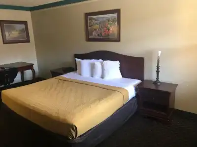 Americas Best Value Inn - 38