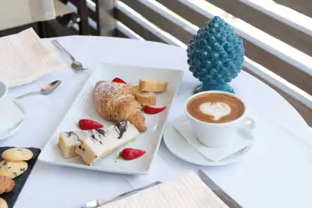 Kiss Beachfront & Restaurant - 10