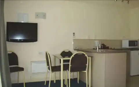 Fountain Court Motel - 17