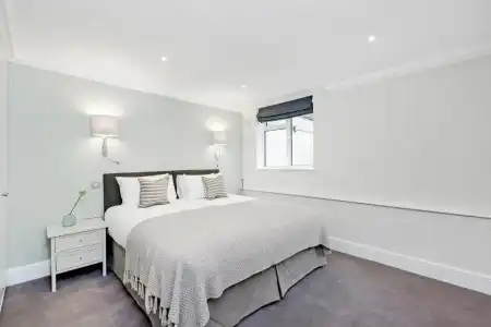 Queensgate Court - 87